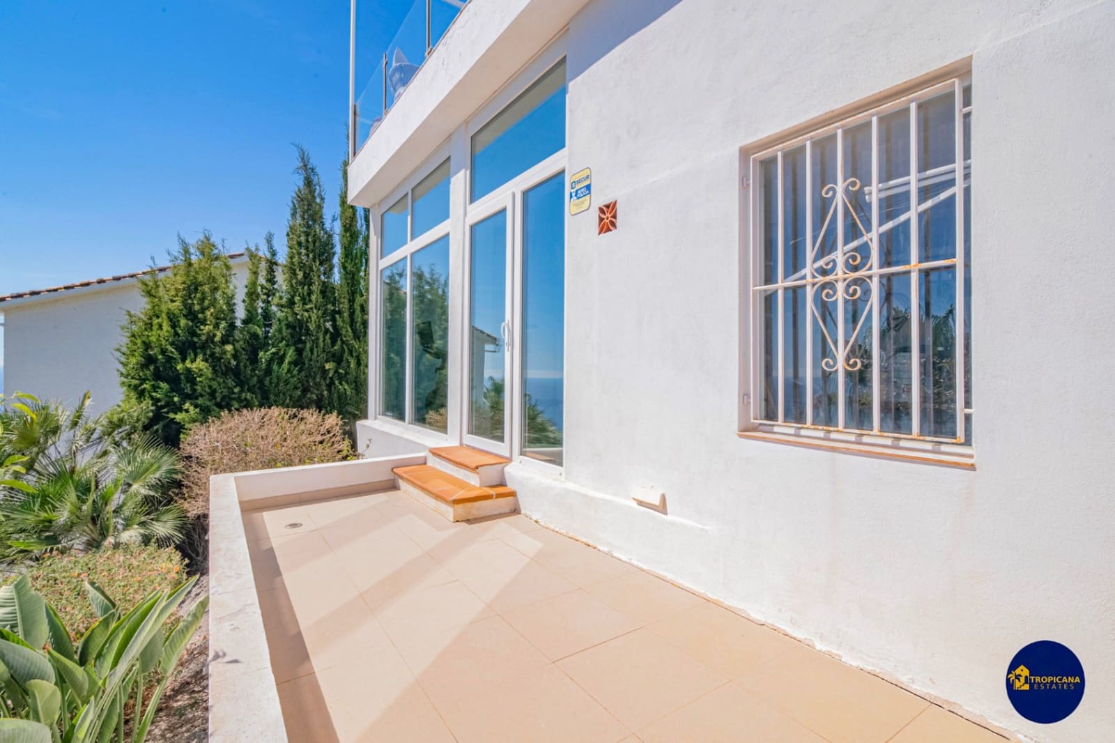 3 bedroom Villa for sale in Almunecar with pool garage - € 1,395,000 (Ref: 10130938)
