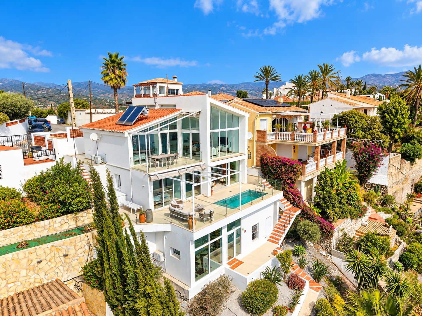 3 bedroom Villa for sale in Almunecar with pool garage - € 1,395,000 (Ref: 10130938)