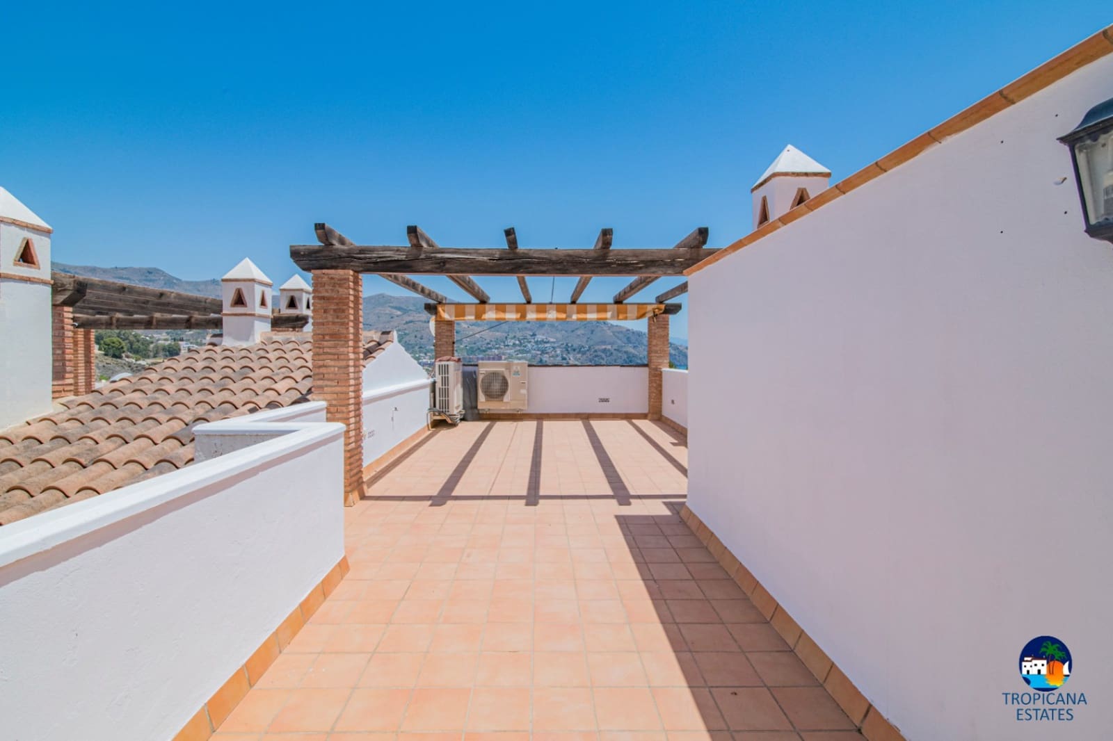 3 makuuhuone Rivitalo myytävänä paikassa Almunecar mukana uima-altaan 
autotalli - 355 000 € (Ref: 8868828)