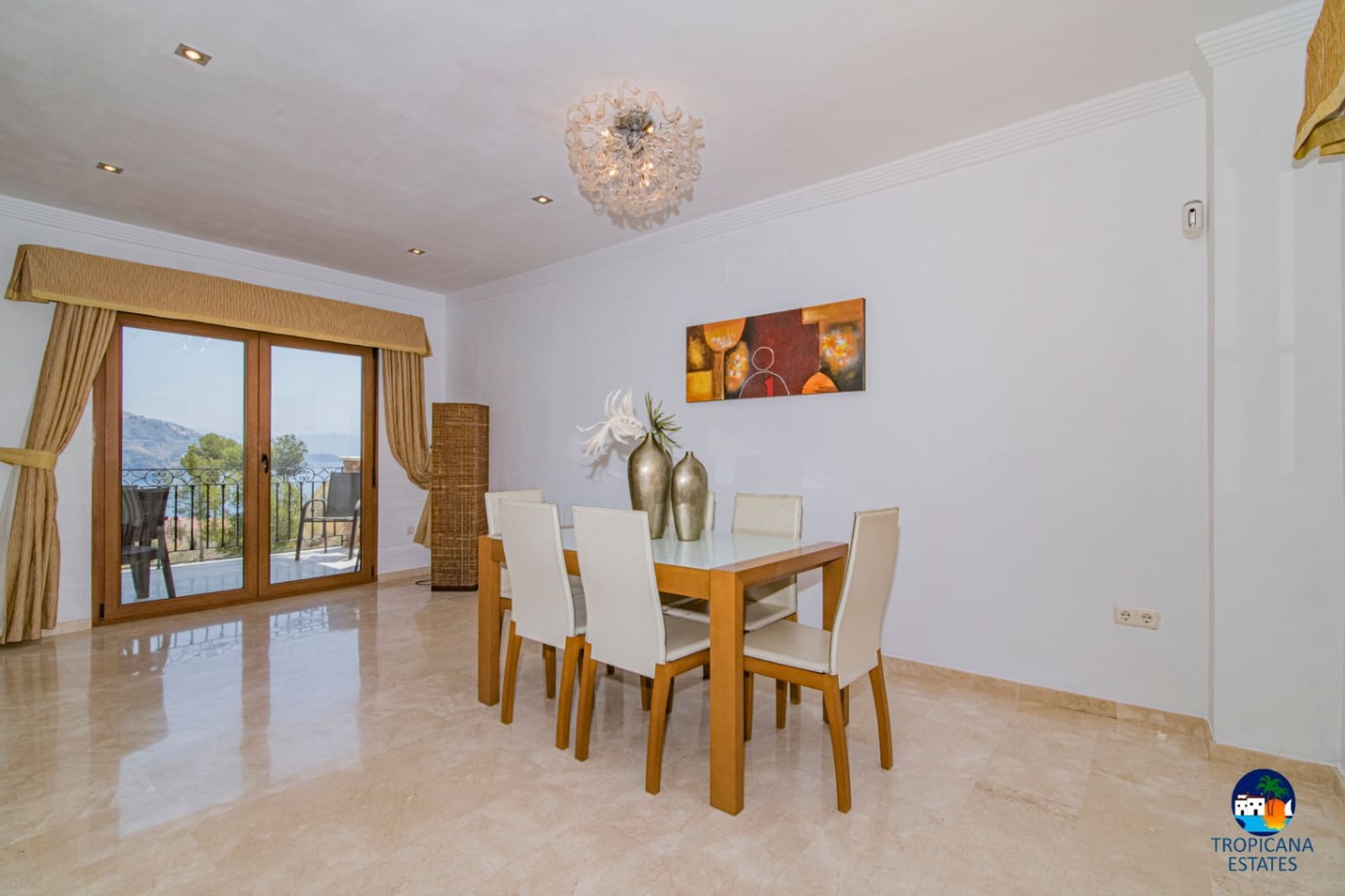 3 makuuhuone Rivitalo myytävänä paikassa Almunecar mukana uima-altaan 
autotalli - 355 000 € (Ref: 8868828)