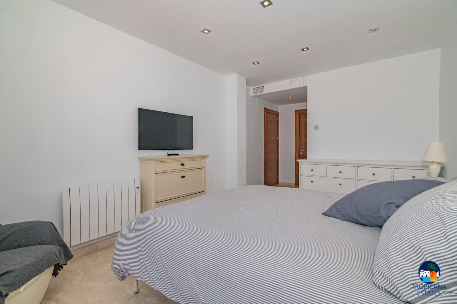 3 makuuhuone Rivitalo myytävänä paikassa Almunecar mukana uima-altaan 
autotalli - 355 000 € (Ref: 8868828)