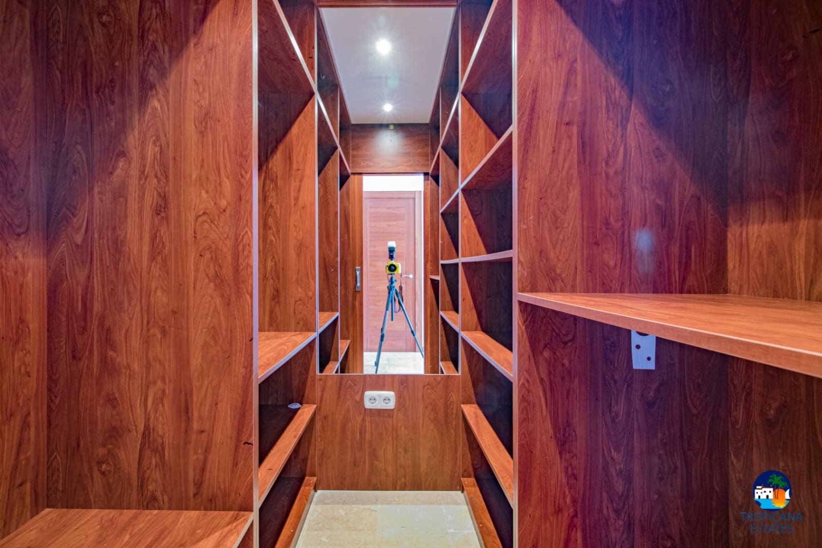 3 makuuhuone Rivitalo myytävänä paikassa Almunecar mukana uima-altaan 
autotalli - 355 000 € (Ref: 8868828)