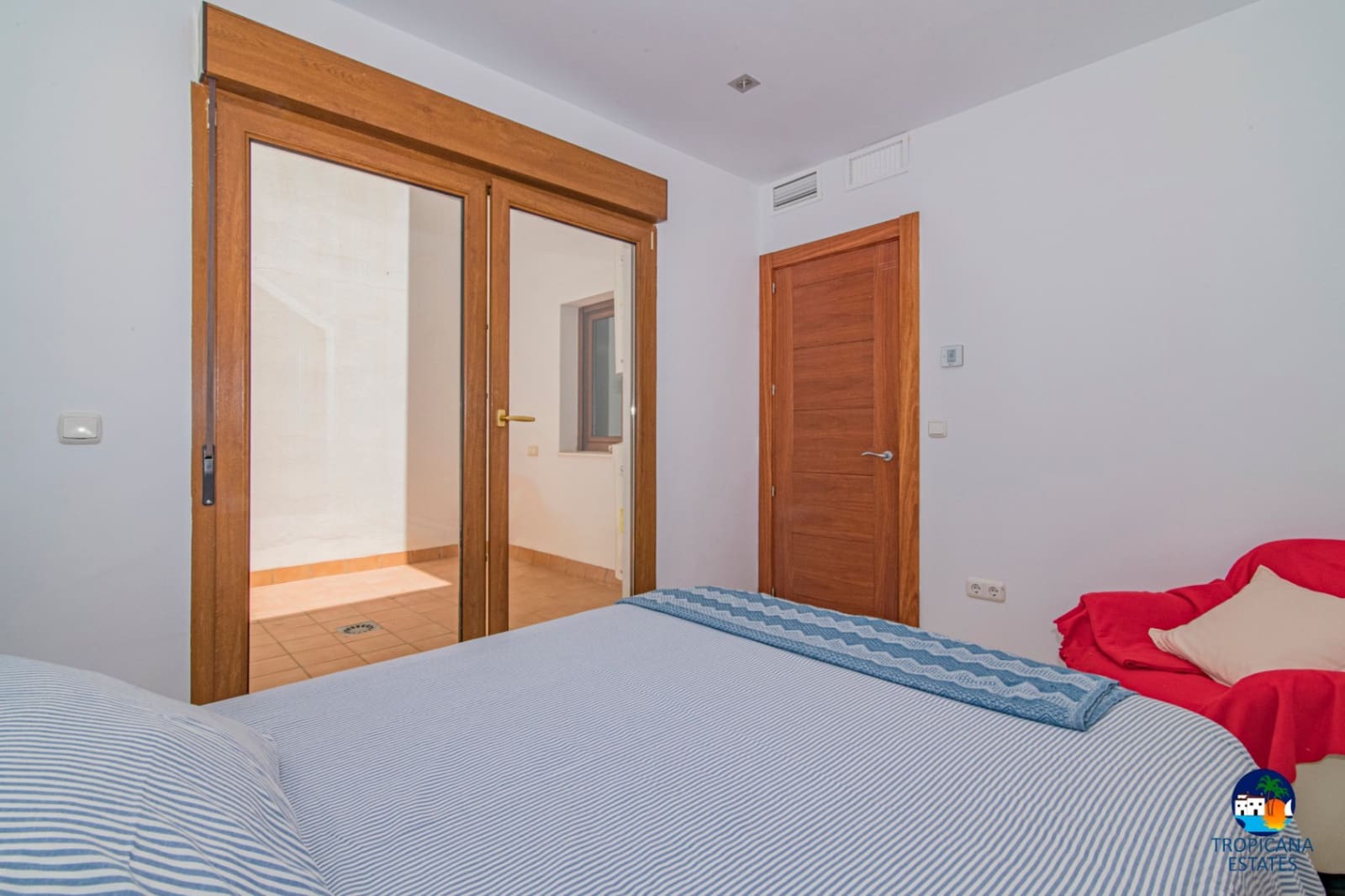 3 makuuhuone Rivitalo myytävänä paikassa Almunecar mukana uima-altaan 
autotalli - 355 000 € (Ref: 8868828)