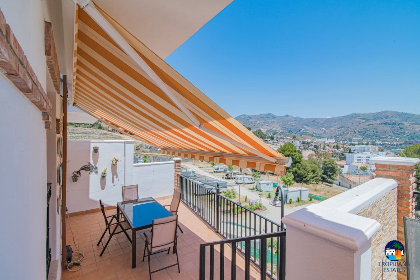 3 makuuhuone Rivitalo myytävänä paikassa Almunecar mukana uima-altaan 
autotalli - 355 000 € (Ref: 8868828)