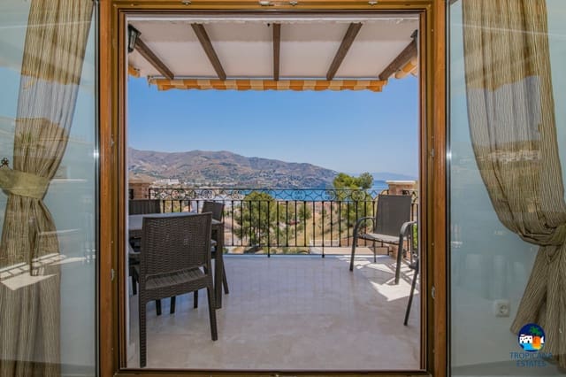 3 makuuhuone Rivitalo myytävänä paikassa Almuñécar mukana uima-altaan 
autotalli - 355 000 € (Ref: 8868828)