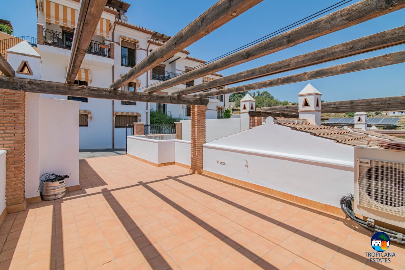 3 makuuhuone Rivitalo myytävänä paikassa Almunecar mukana uima-altaan 
autotalli - 355 000 € (Ref: 8868828)