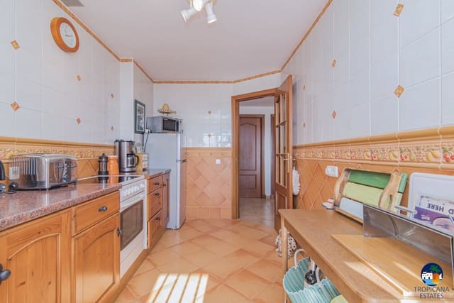 3 makuuhuone Rivitalo myytävänä paikassa Almuñécar mukana 
autotalli - 375 000 € (Ref: 8969606)