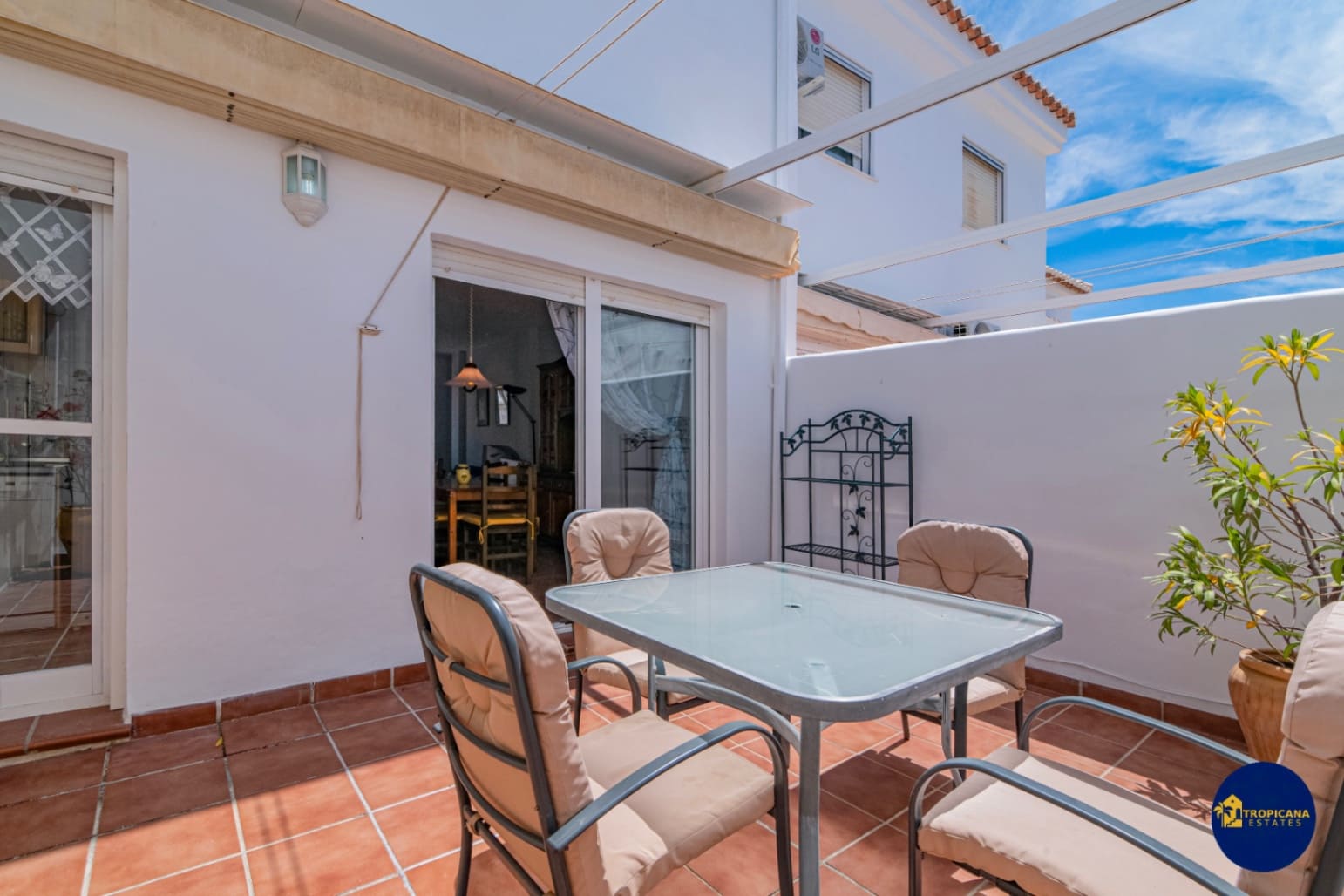 3 soveværelse Rækkehus til salg i Velilla med swimmingpool garage - € 299.000 (Ref: 8998275)