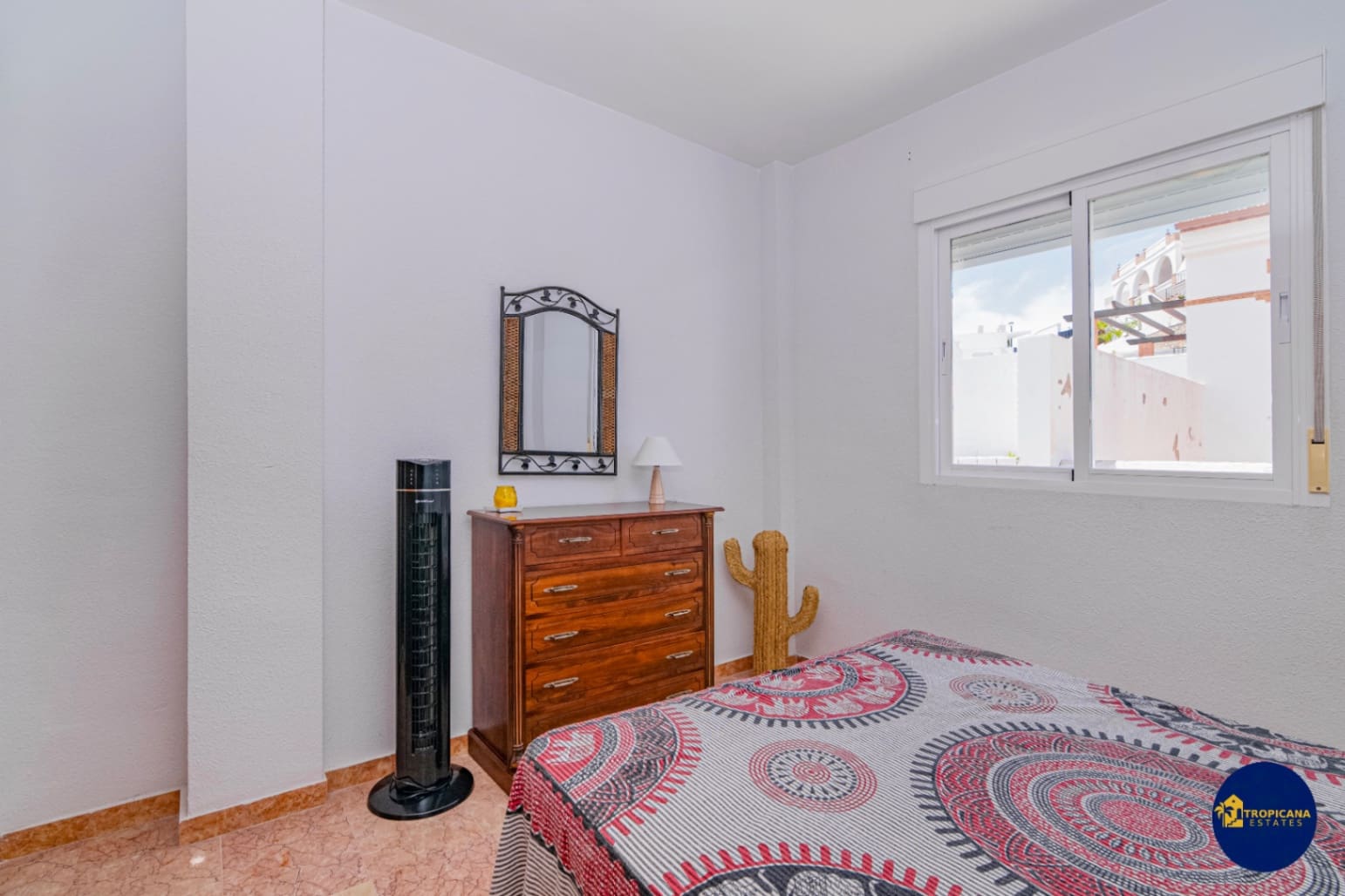 3 soveværelse Rækkehus til salg i Velilla med swimmingpool garage - € 299.000 (Ref: 8998275)