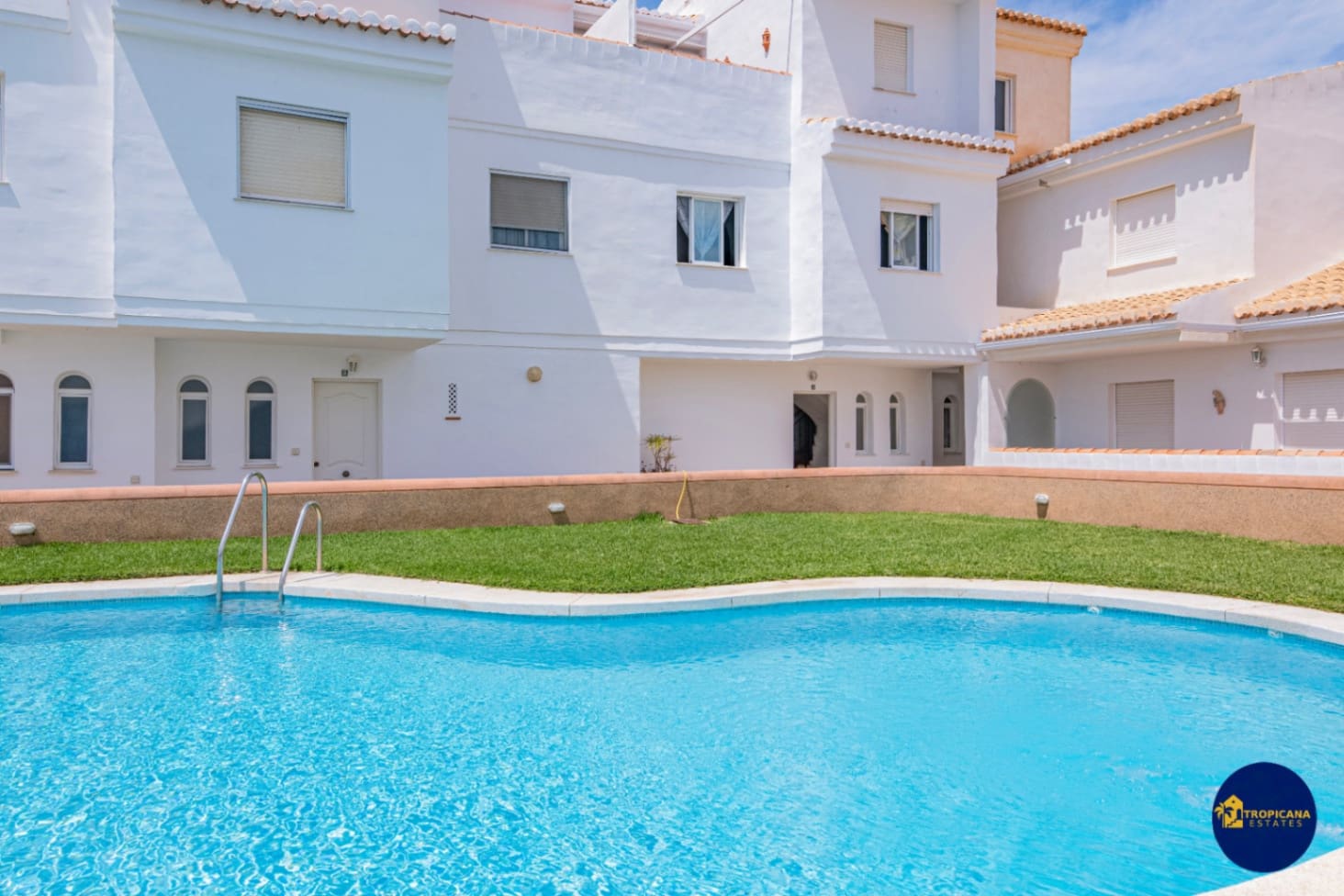 3 soveværelse Rækkehus til salg i Velilla med swimmingpool garage - € 299.000 (Ref: 8998275)