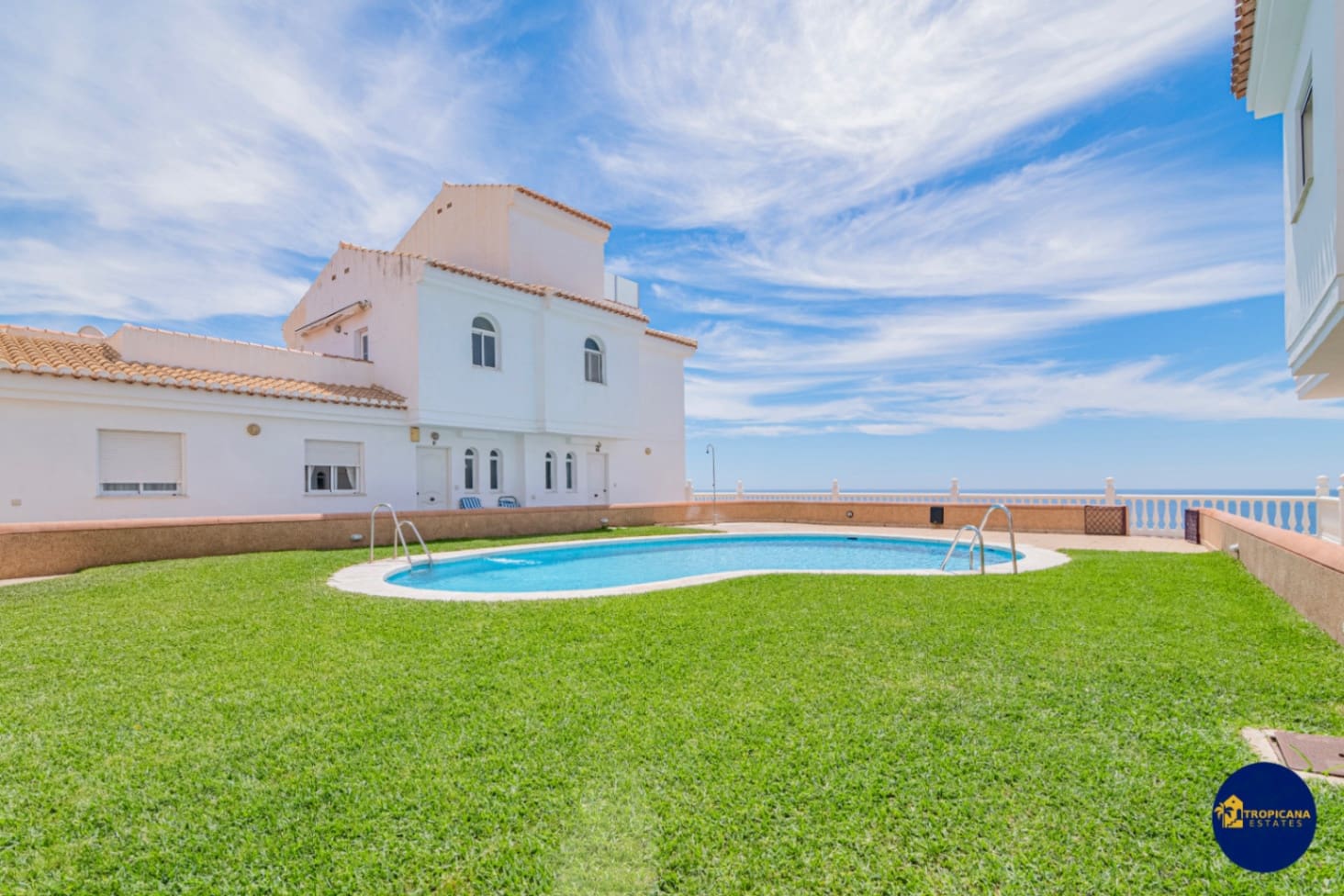 3 soveværelse Rækkehus til salg i Velilla med swimmingpool garage - € 299.000 (Ref: 8998275)