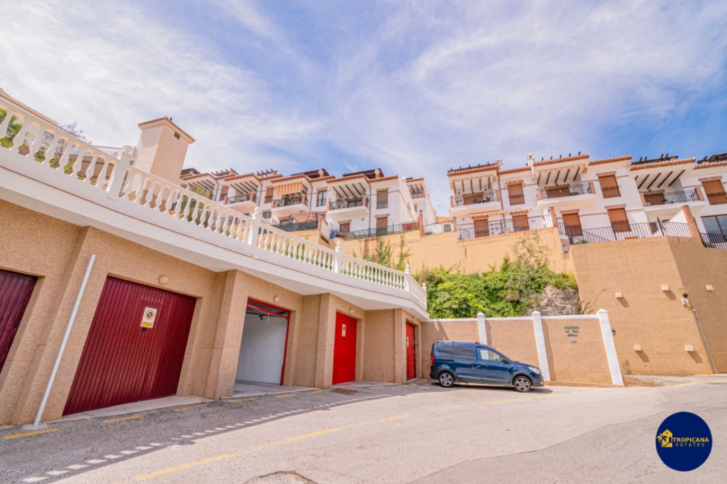 3 soveværelse Rækkehus til salg i Velilla med swimmingpool garage - € 299.000 (Ref: 8998275)