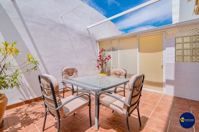 3 slaapkamer Rijtjeshuis te koop in Velilla, Almuñécar met zwembad garage - € 299.000 (Ref: 8998275)