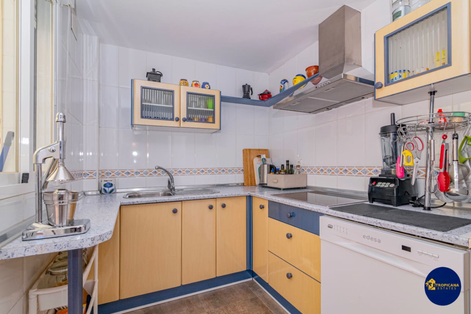 3 soveværelse Rækkehus til salg i Velilla med swimmingpool garage - € 299.000 (Ref: 8998275)