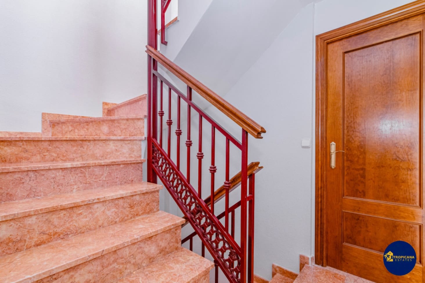 3 soveværelse Rækkehus til salg i Velilla med swimmingpool garage - € 299.000 (Ref: 8998275)