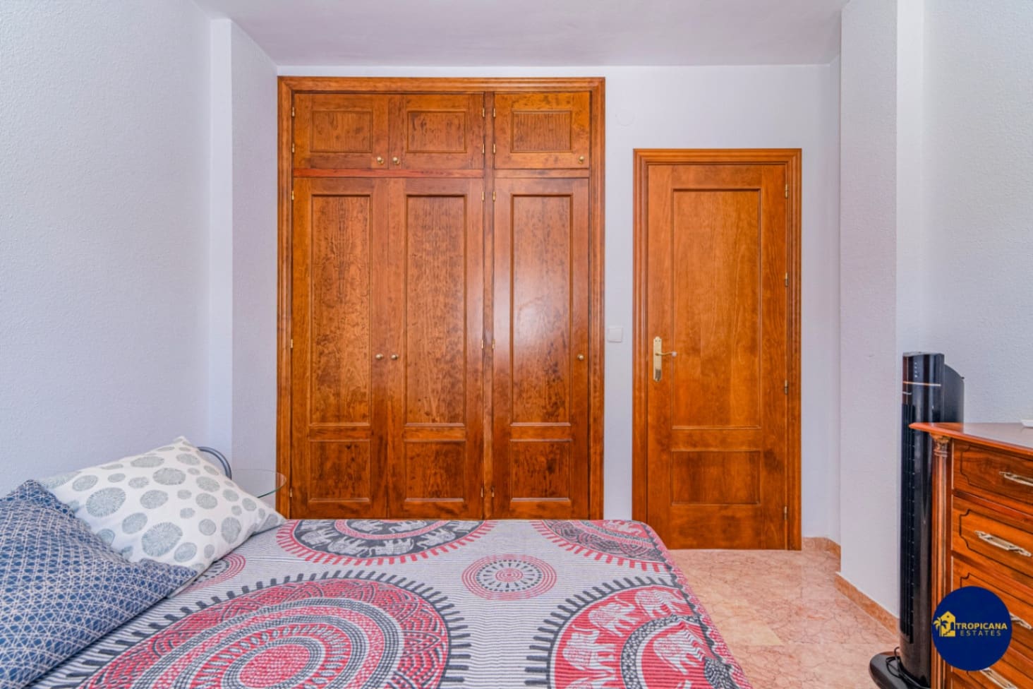 3 soveværelse Rækkehus til salg i Velilla med swimmingpool garage - € 299.000 (Ref: 8998275)