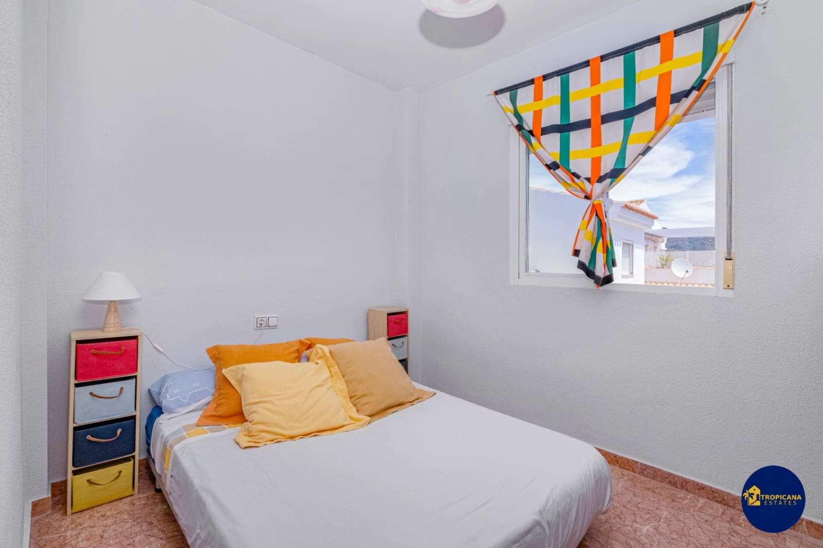 3 soveværelse Rækkehus til salg i Velilla med swimmingpool garage - € 299.000 (Ref: 8998275)