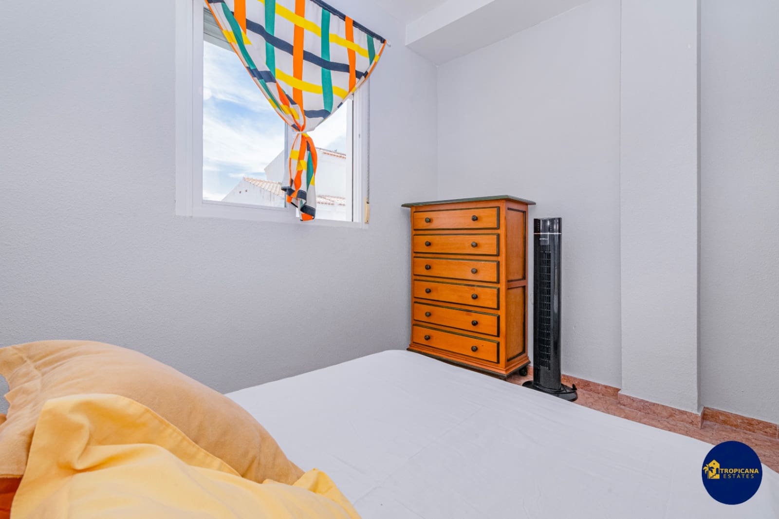 3 soveværelse Rækkehus til salg i Velilla med swimmingpool garage - € 299.000 (Ref: 8998275)