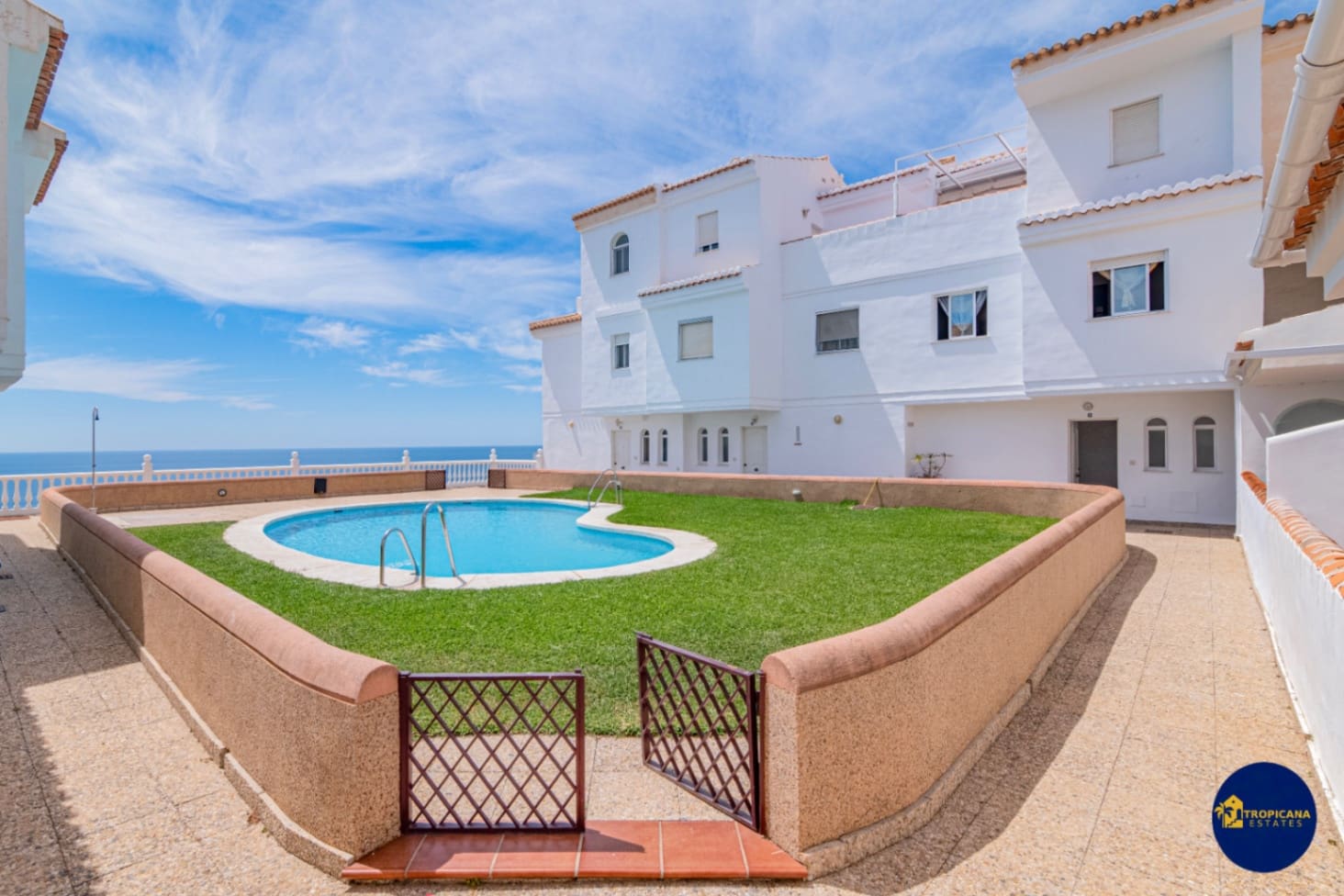 3 soveværelse Rækkehus til salg i Velilla med swimmingpool garage - € 299.000 (Ref: 8998275)