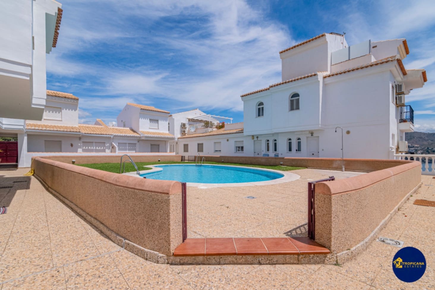 3 soveværelse Rækkehus til salg i Velilla med swimmingpool garage - € 299.000 (Ref: 8998275)