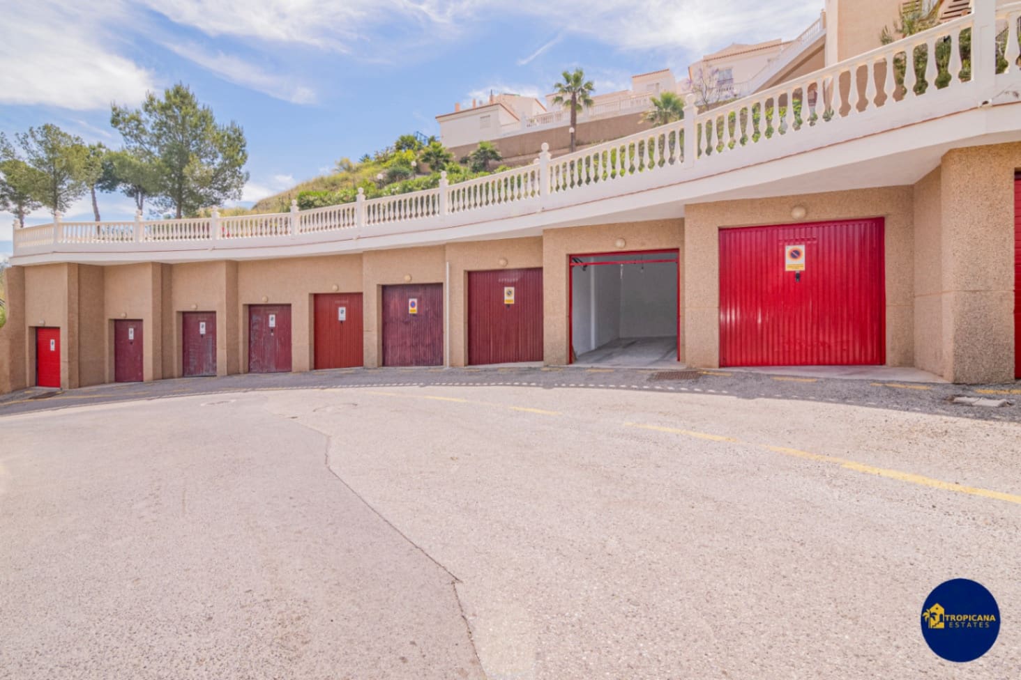 3 soveværelse Rækkehus til salg i Velilla med swimmingpool garage - € 299.000 (Ref: 8998275)