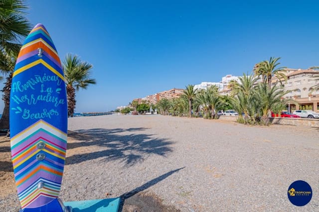 Commerciale in vendita in Velilla, Almuñécar - 189.000 € (Rif: 9113600)