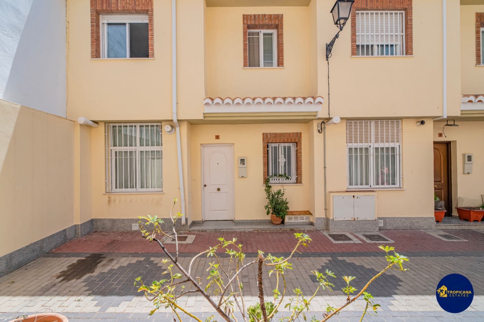 3 soveværelse Rækkehus til salg i Almunecar med garage - € 310.000 (Ref: 9148551)