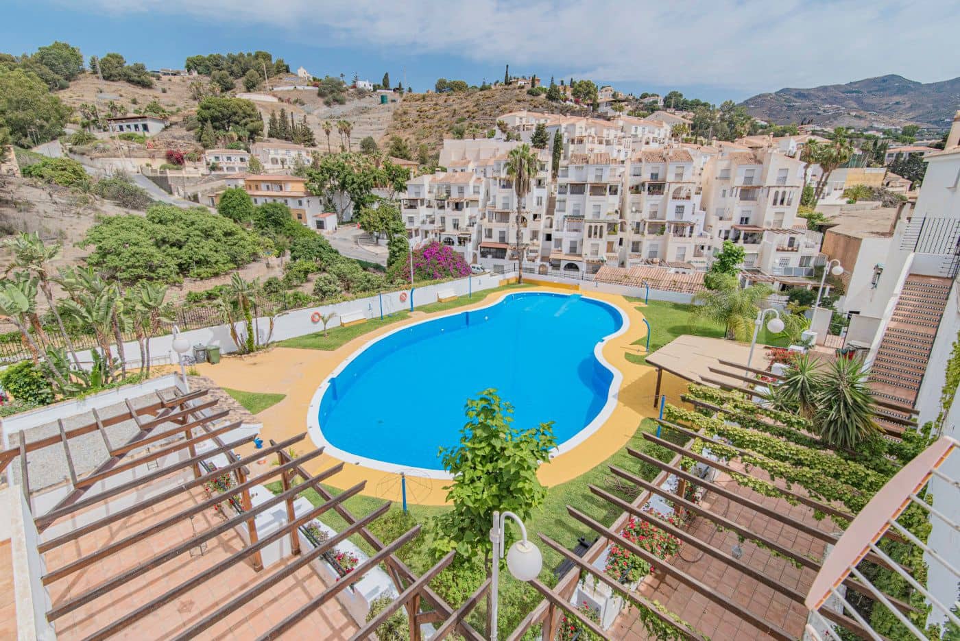 2 soveværelse Rækkehus til salg i Almunecar med swimmingpool garage - € 319.000 (Ref: 9197080)