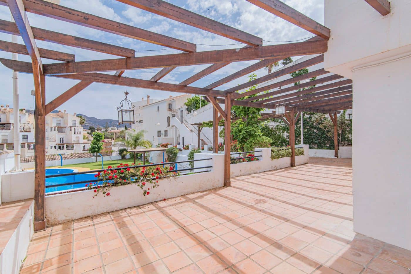 2 soveværelse Rækkehus til salg i Almunecar med swimmingpool garage - € 319.000 (Ref: 9197080)