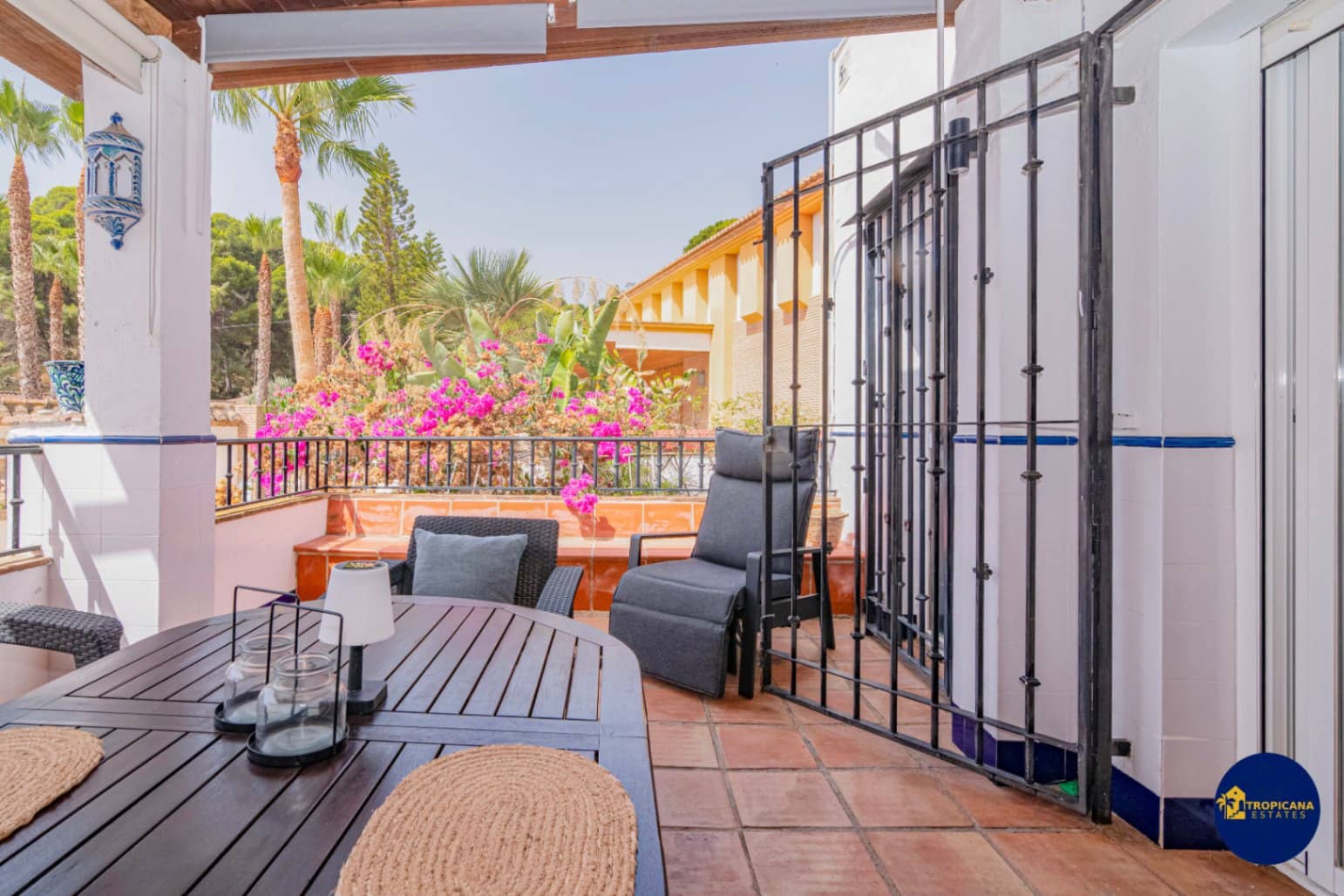 2 soveværelse Rækkehus til salg i Almunecar med swimmingpool garage - € 319.000 (Ref: 9197080)