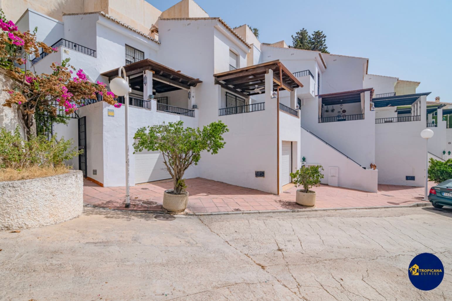 2 soveværelse Rækkehus til salg i Almunecar med swimmingpool garage - € 319.000 (Ref: 9197080)