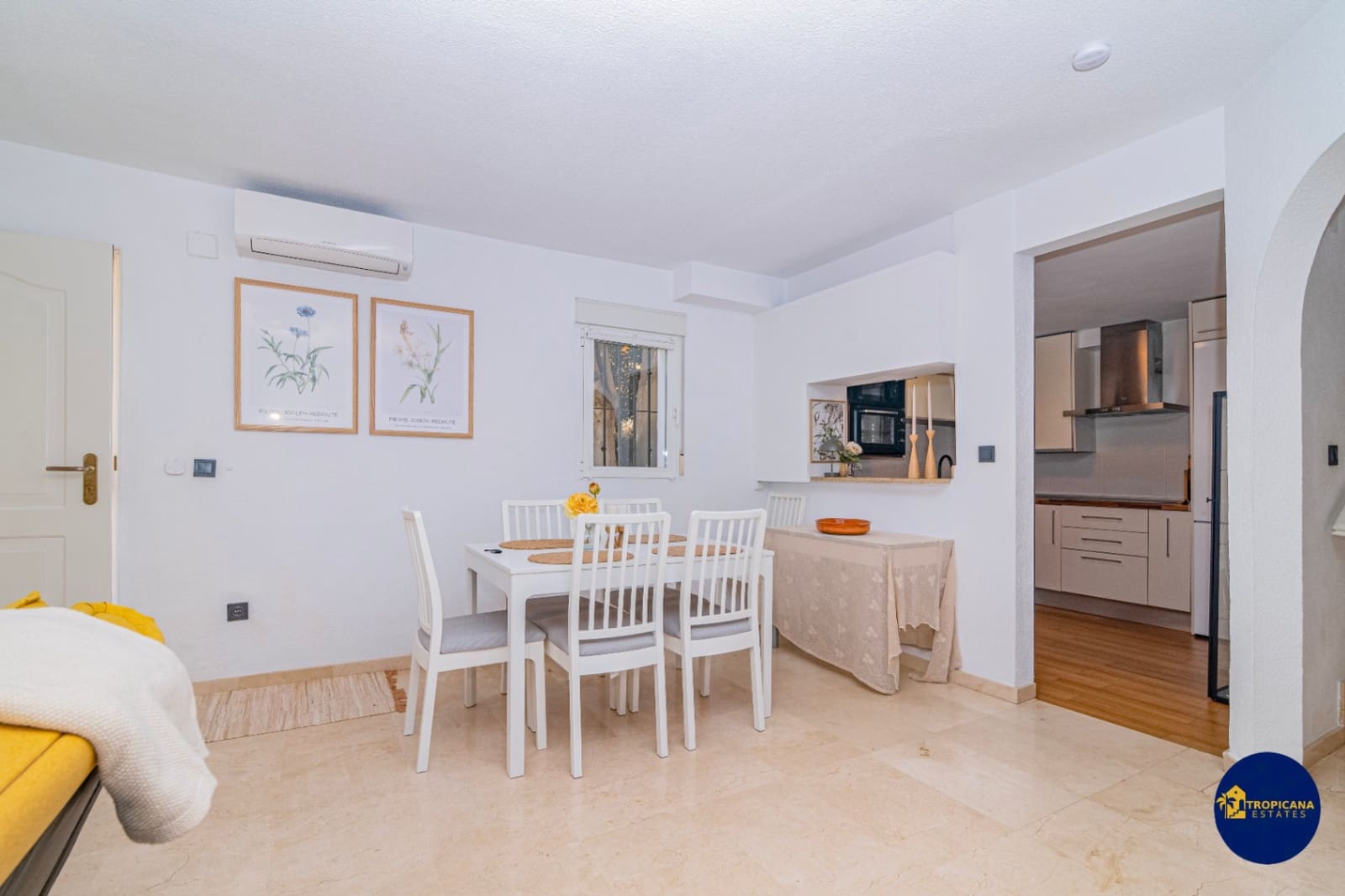 2 soveværelse Rækkehus til salg i Almunecar med swimmingpool garage - € 319.000 (Ref: 9197080)