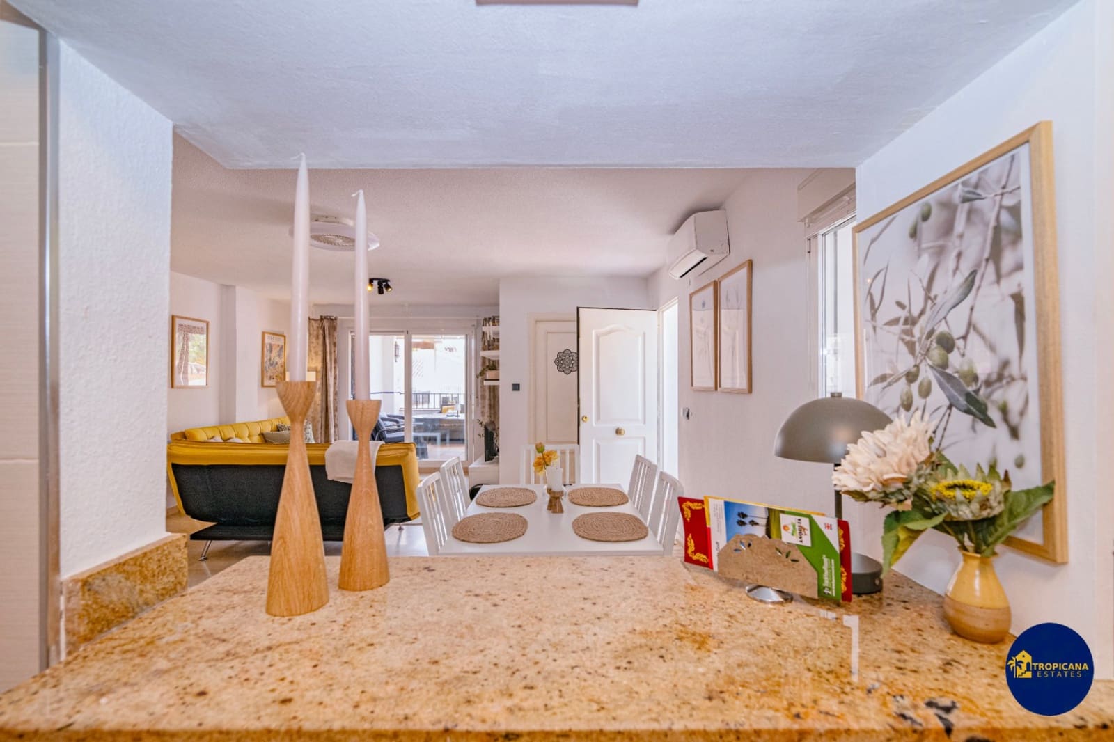 2 soveværelse Rækkehus til salg i Almunecar med swimmingpool garage - € 319.000 (Ref: 9197080)