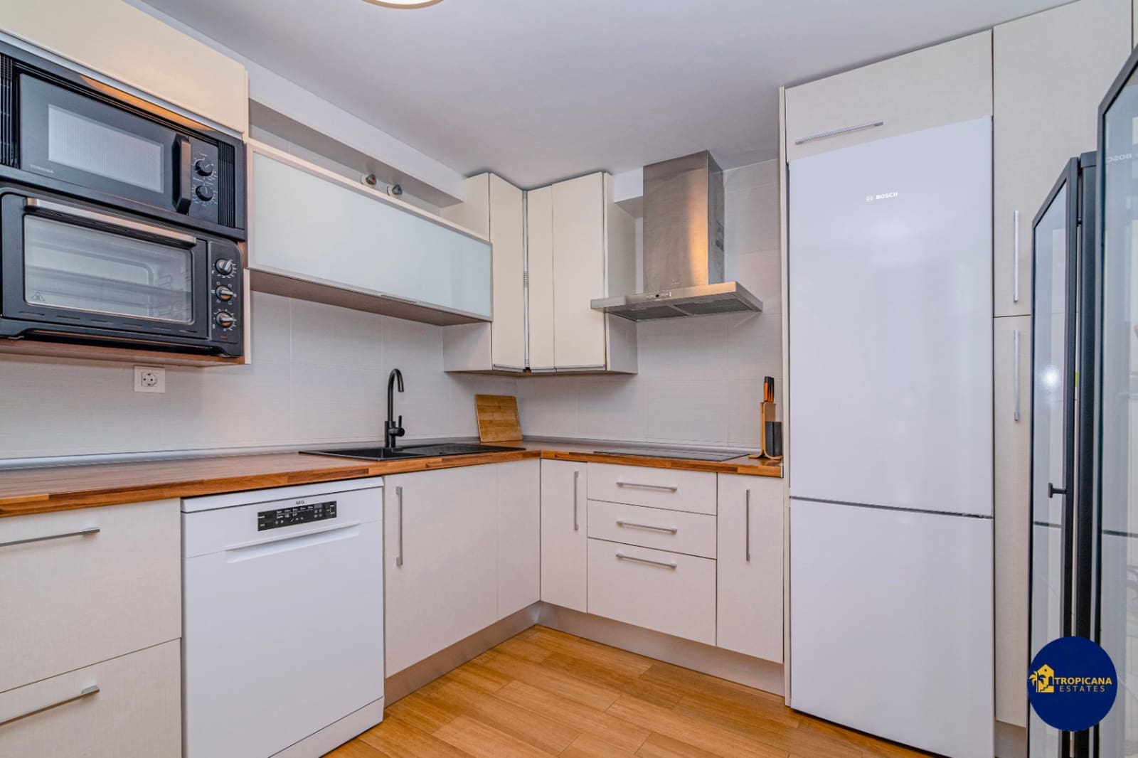 2 soveværelse Rækkehus til salg i Almunecar med swimmingpool garage - € 319.000 (Ref: 9197080)