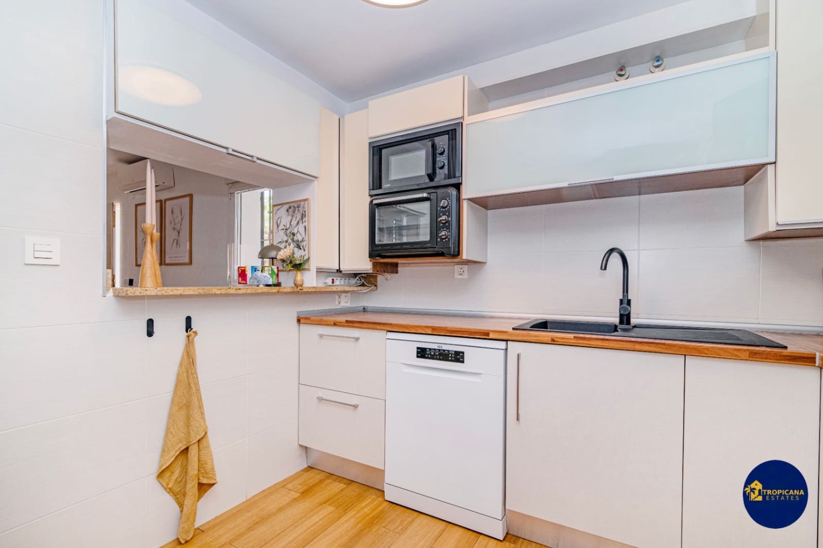 2 soveværelse Rækkehus til salg i Almunecar med swimmingpool garage - € 319.000 (Ref: 9197080)