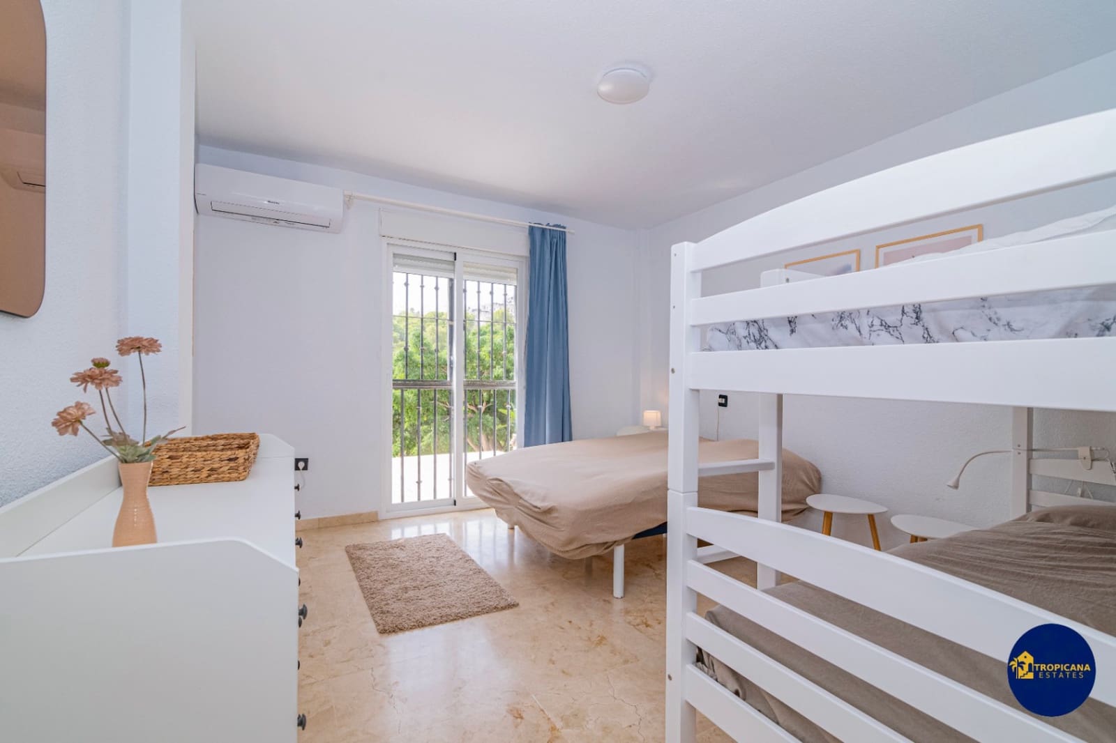 2 soveværelse Rækkehus til salg i Almunecar med swimmingpool garage - € 319.000 (Ref: 9197080)