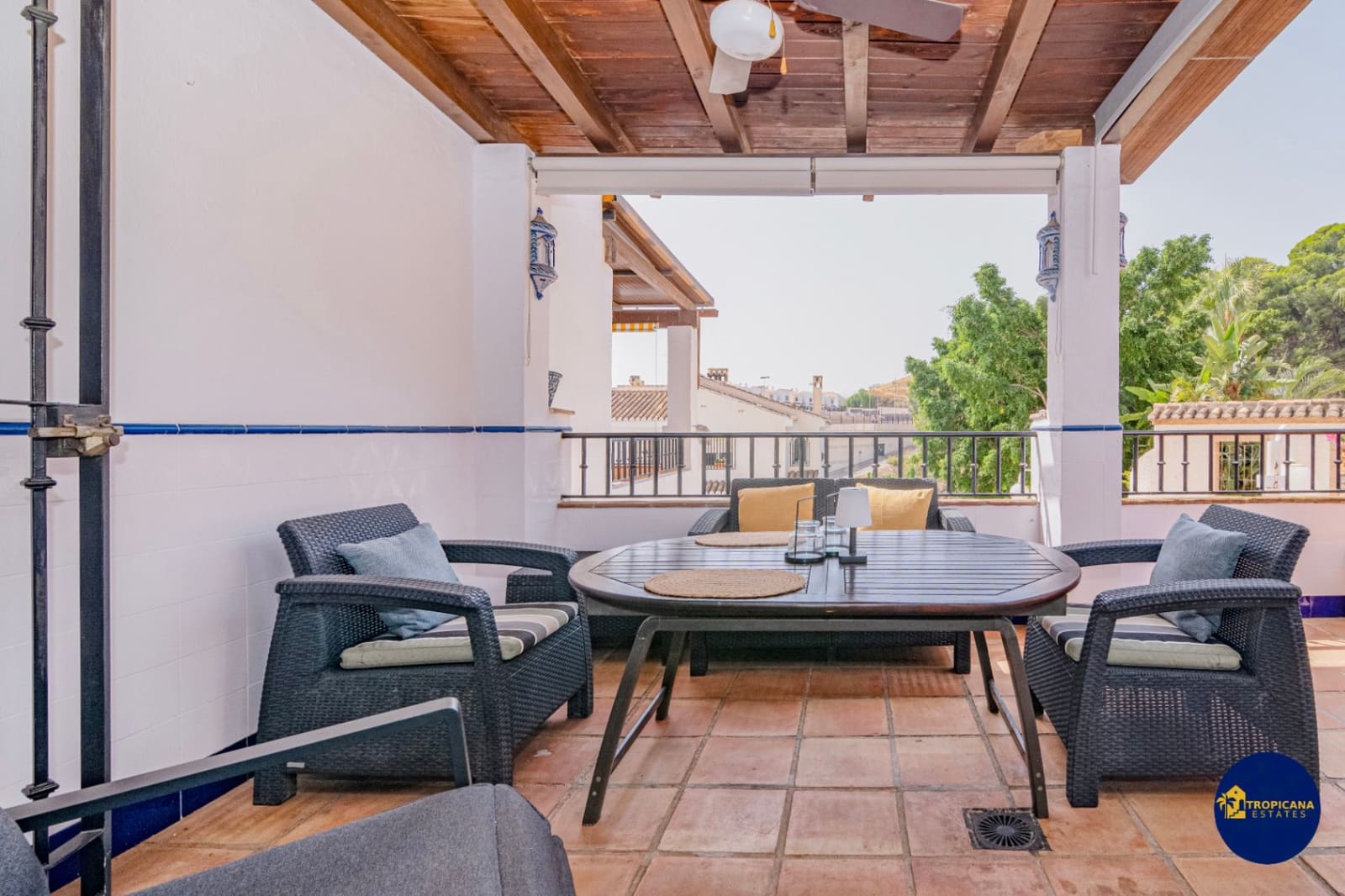 2 soveværelse Rækkehus til salg i Almunecar med swimmingpool garage - € 319.000 (Ref: 9197080)