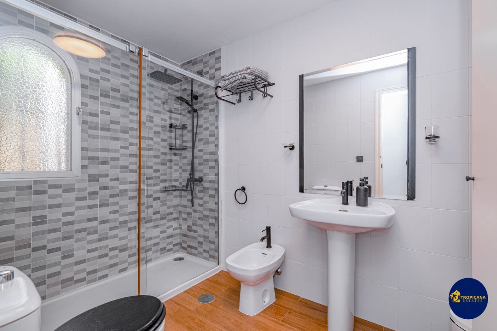 2 soveværelse Rækkehus til salg i Almunecar med swimmingpool garage - € 319.000 (Ref: 9197080)