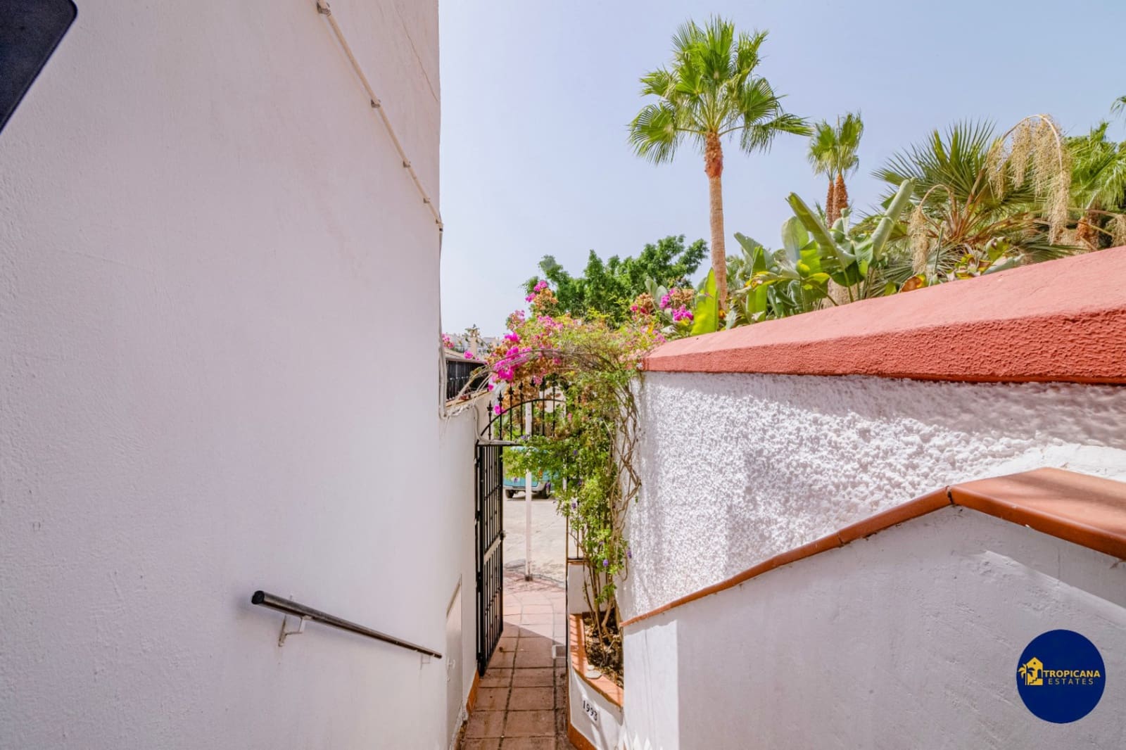 2 soveværelse Rækkehus til salg i Almunecar med swimmingpool garage - € 319.000 (Ref: 9197080)