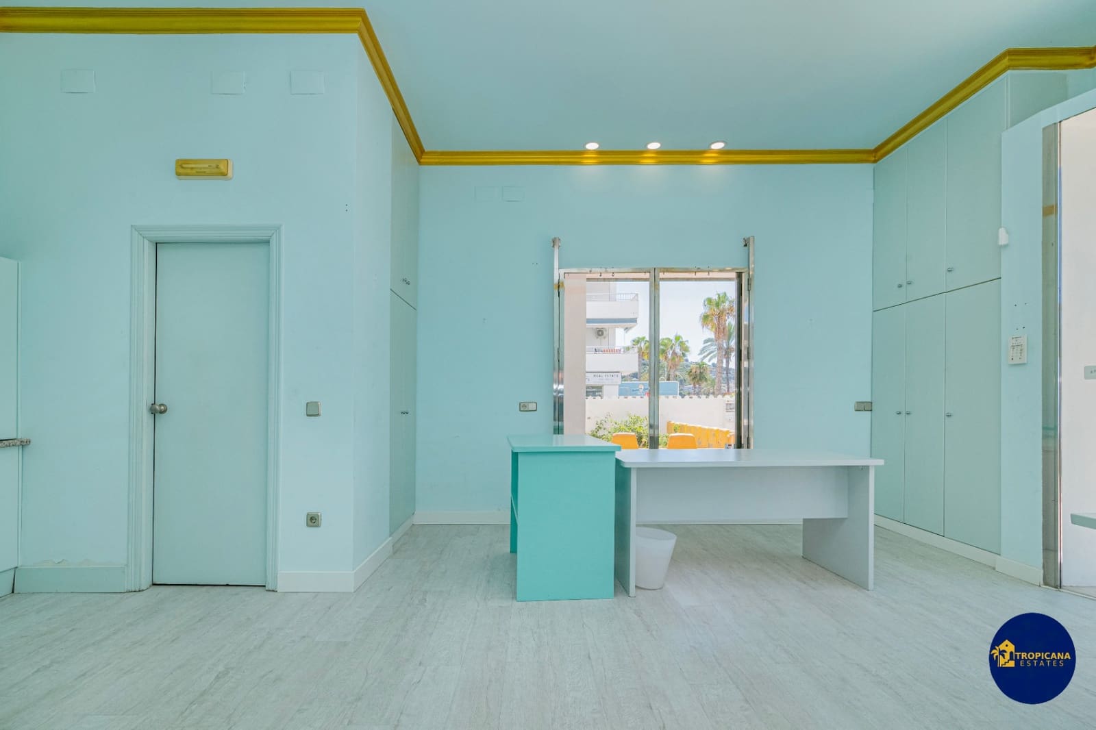 Erhverv til salg i La Herradura - € 399.000 (Ref: 9263367)