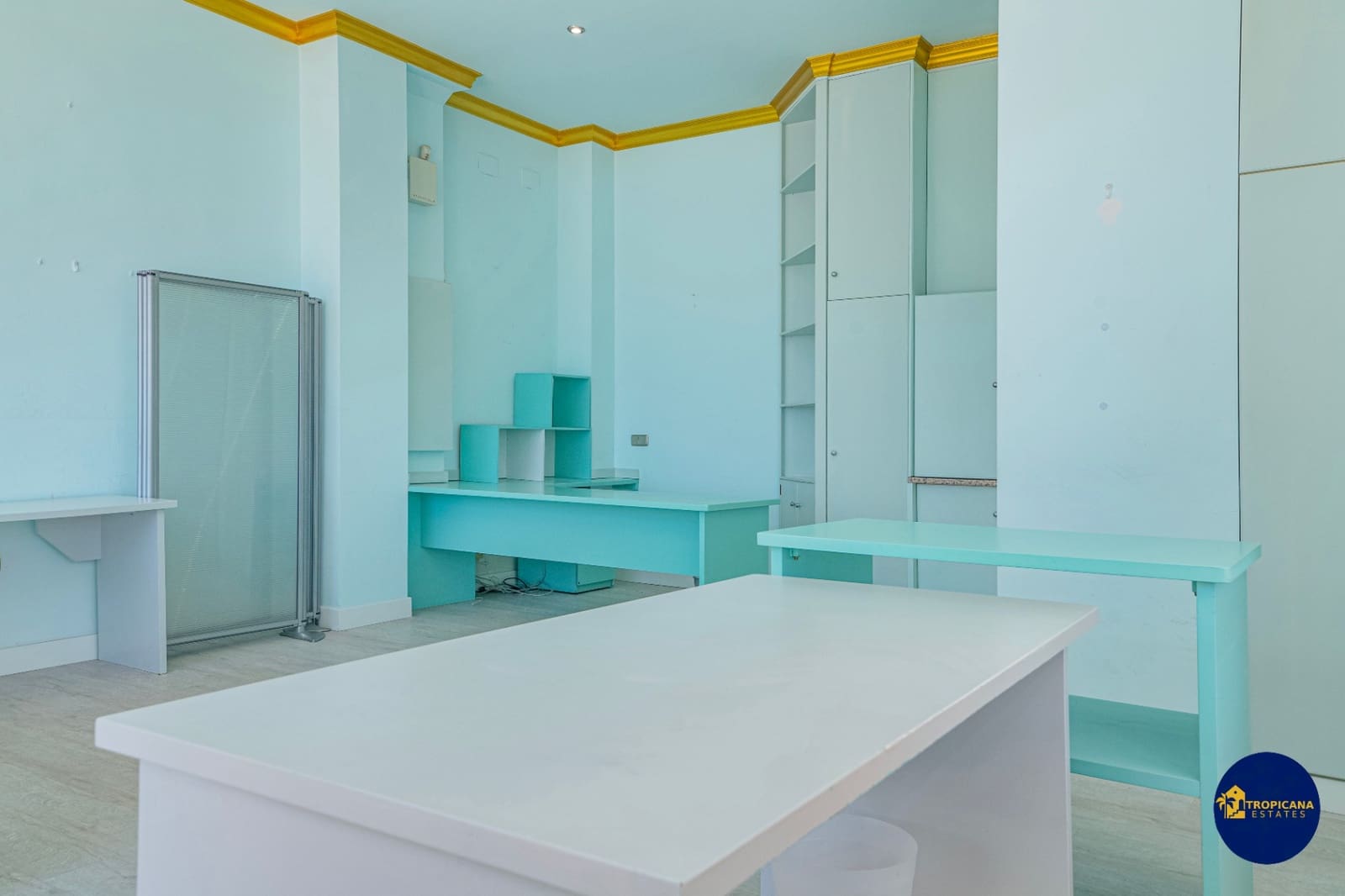 Erhverv til salg i La Herradura - € 399.000 (Ref: 9263367)