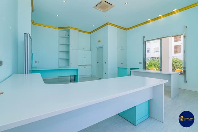Erhverv til salg i La Herradura, Almuñécar - € 399.000 (Ref: 9263367)