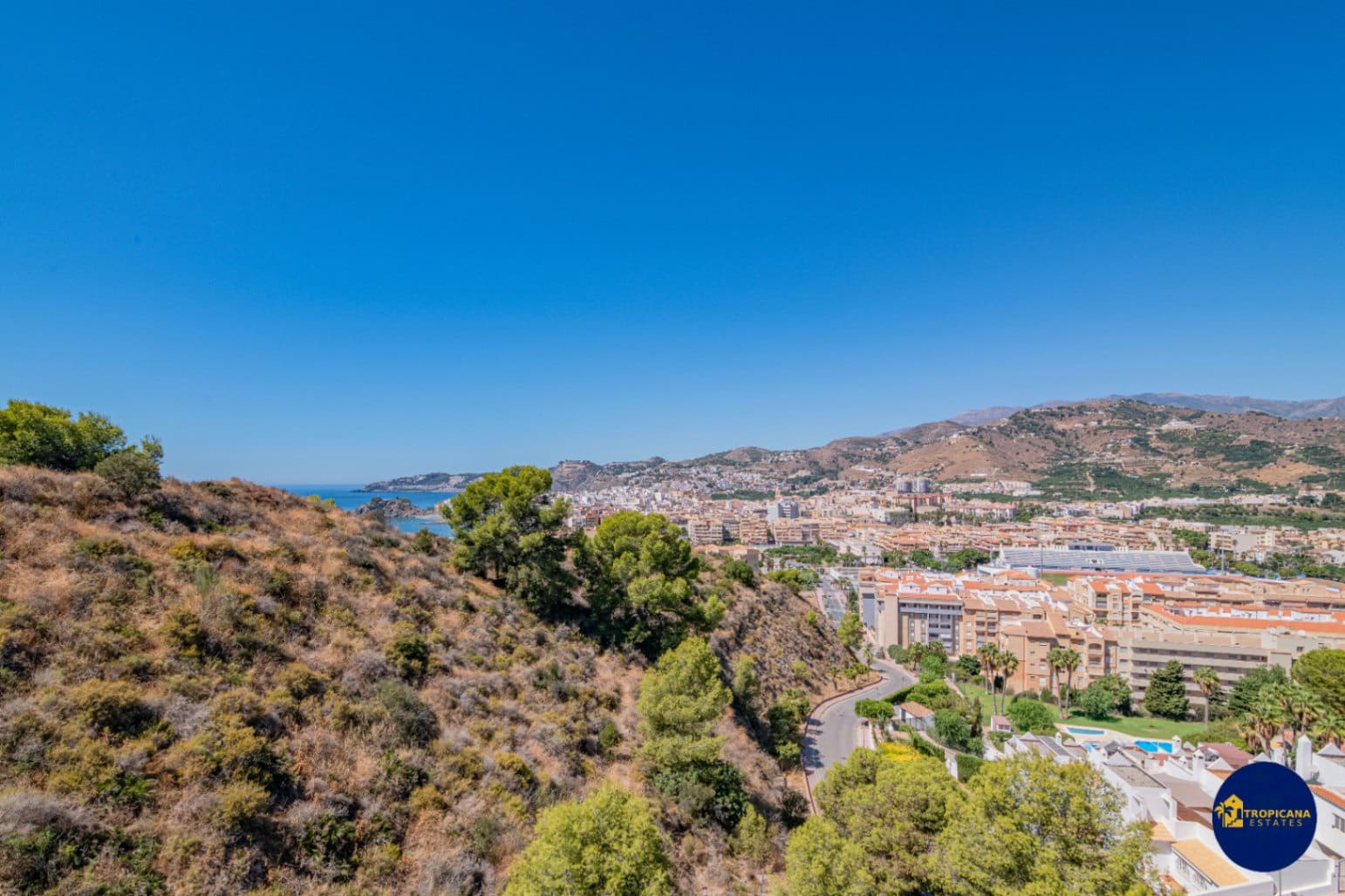 4 bedroom Villa for sale in Almunecar with pool garage - € 720,000 (Ref: 9273045)