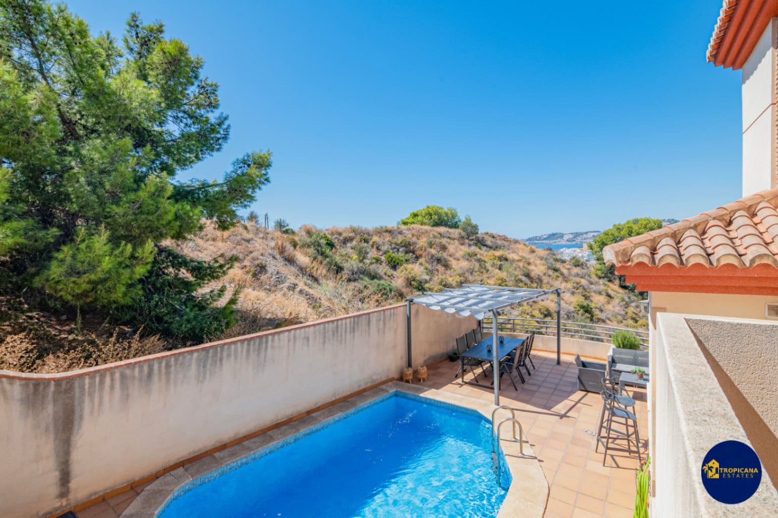 4 bedroom Villa for sale in Almunecar with pool garage - € 720,000 (Ref: 9273045)