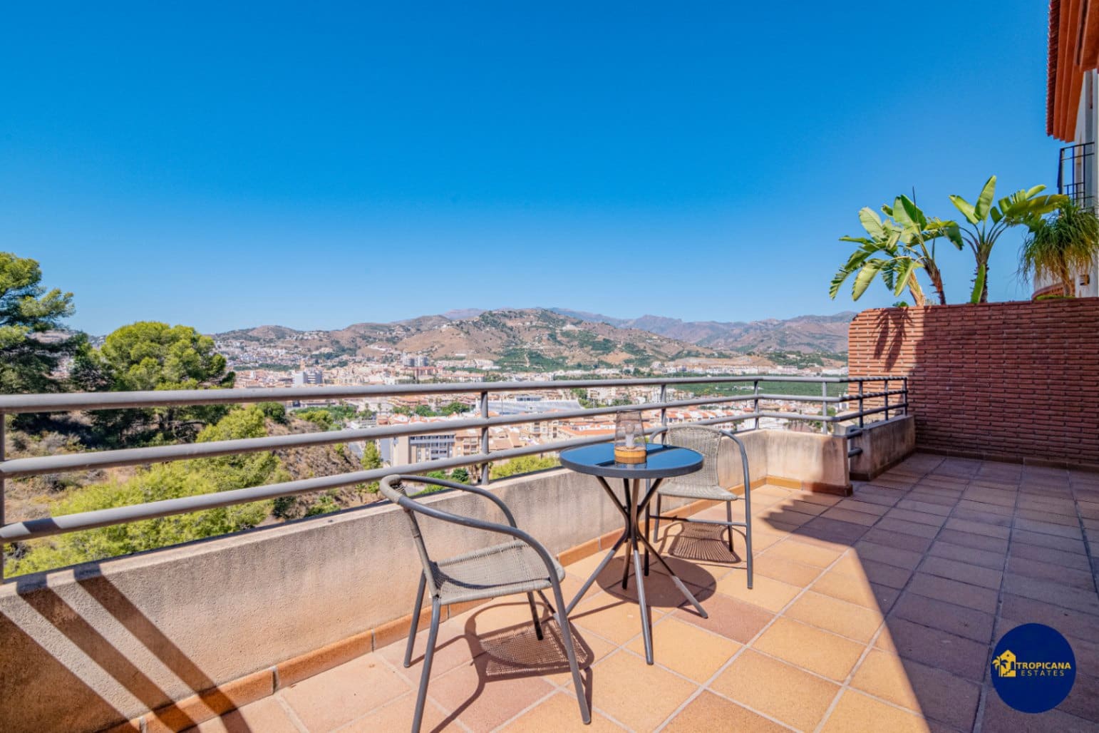 4 bedroom Villa for sale in Almunecar with pool garage - € 720,000 (Ref: 9273045)