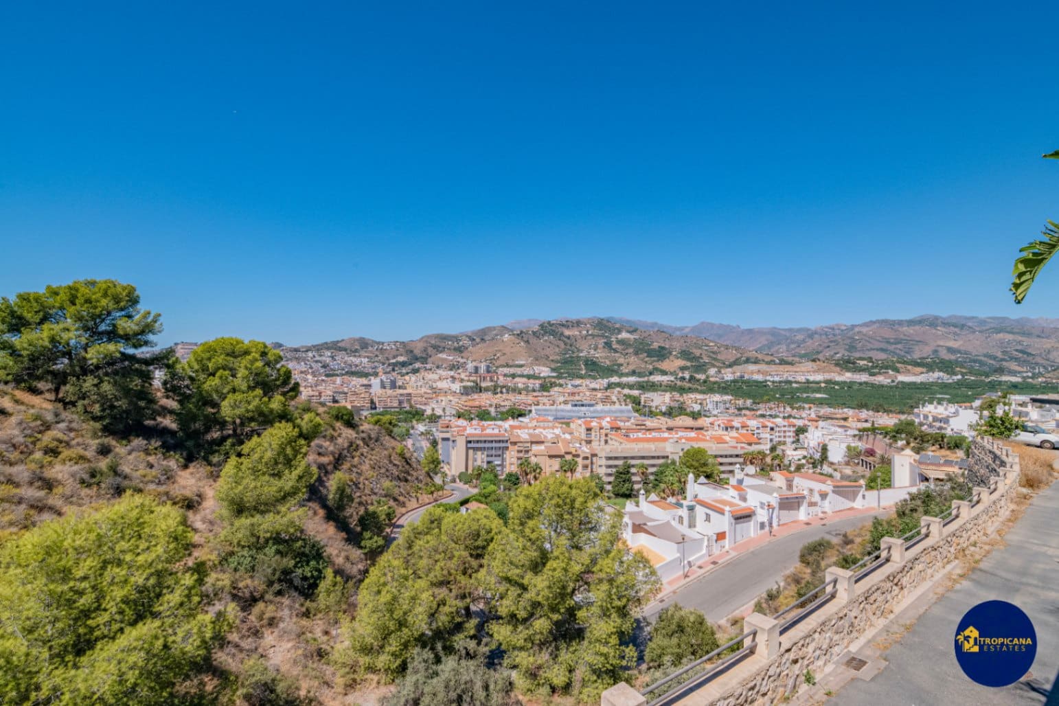 4 bedroom Villa for sale in Almunecar with pool garage - € 720,000 (Ref: 9273045)