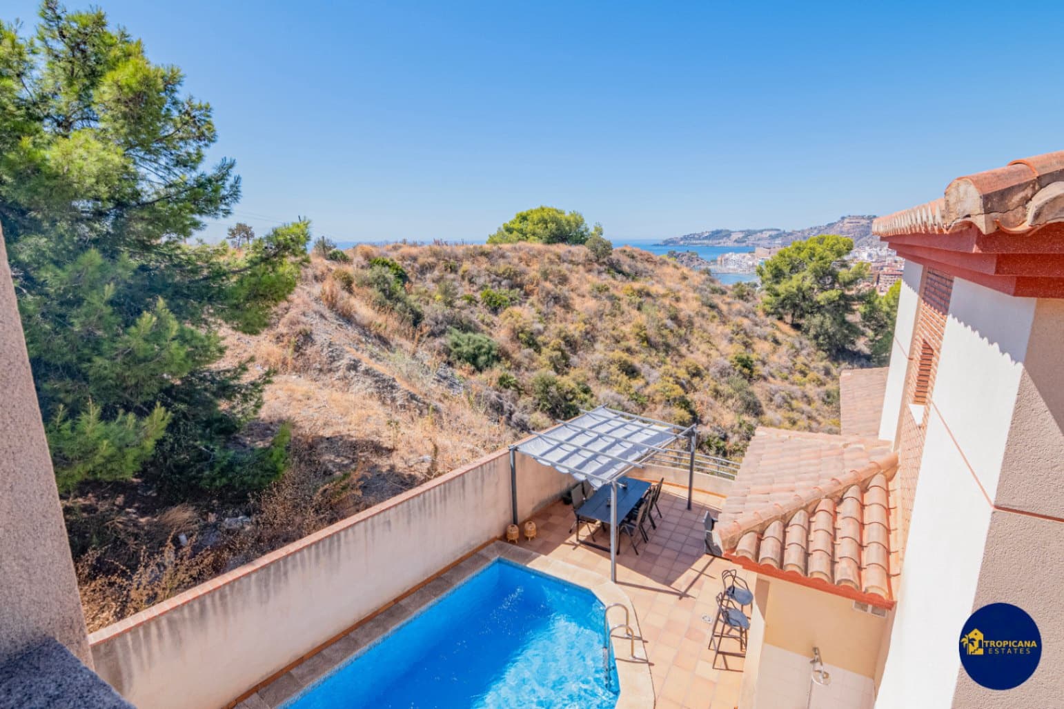 4 bedroom Villa for sale in Almunecar with pool garage - € 720,000 (Ref: 9273045)