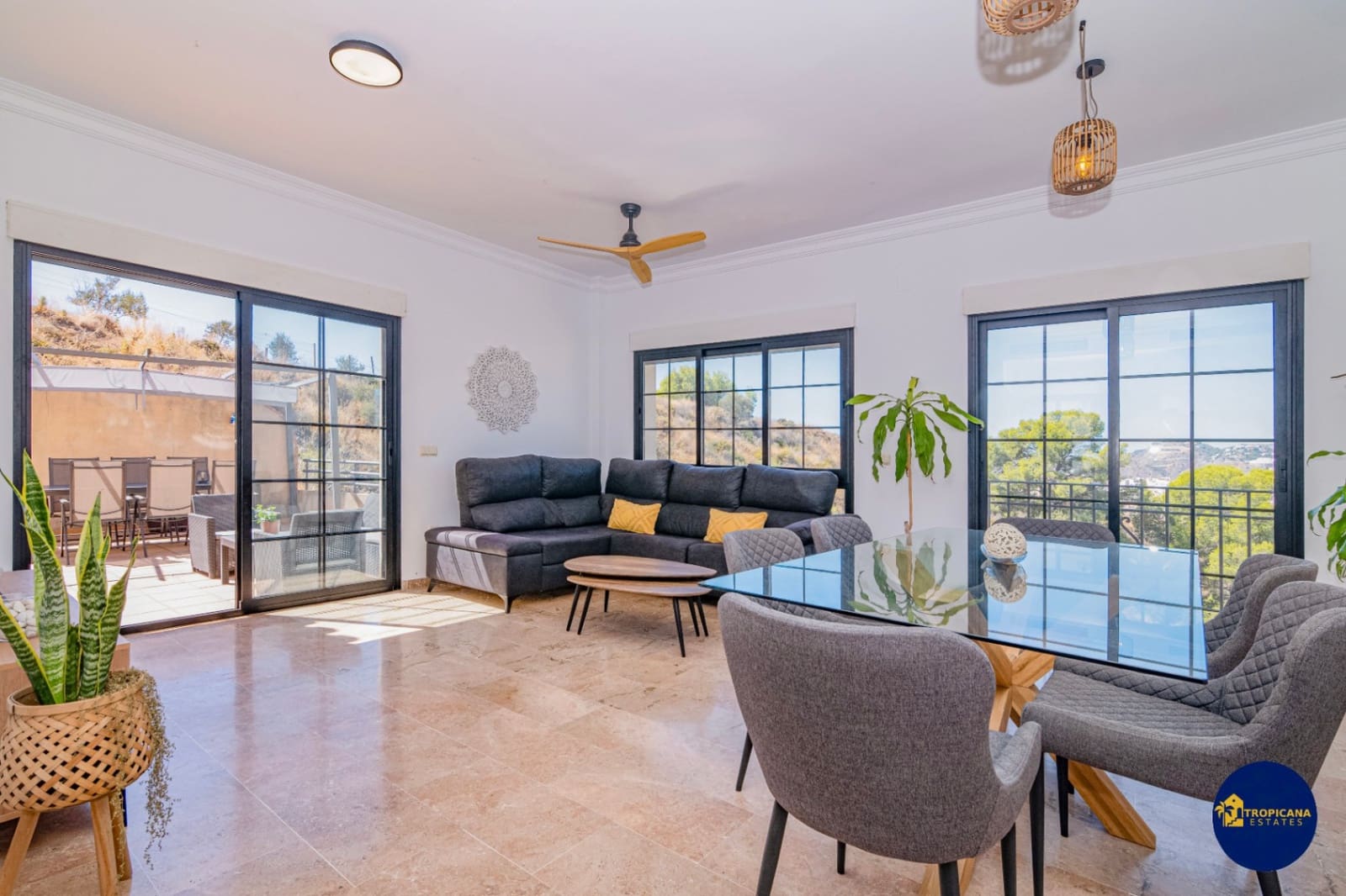 4 bedroom Villa for sale in Almunecar with pool garage - € 720,000 (Ref: 9273045)