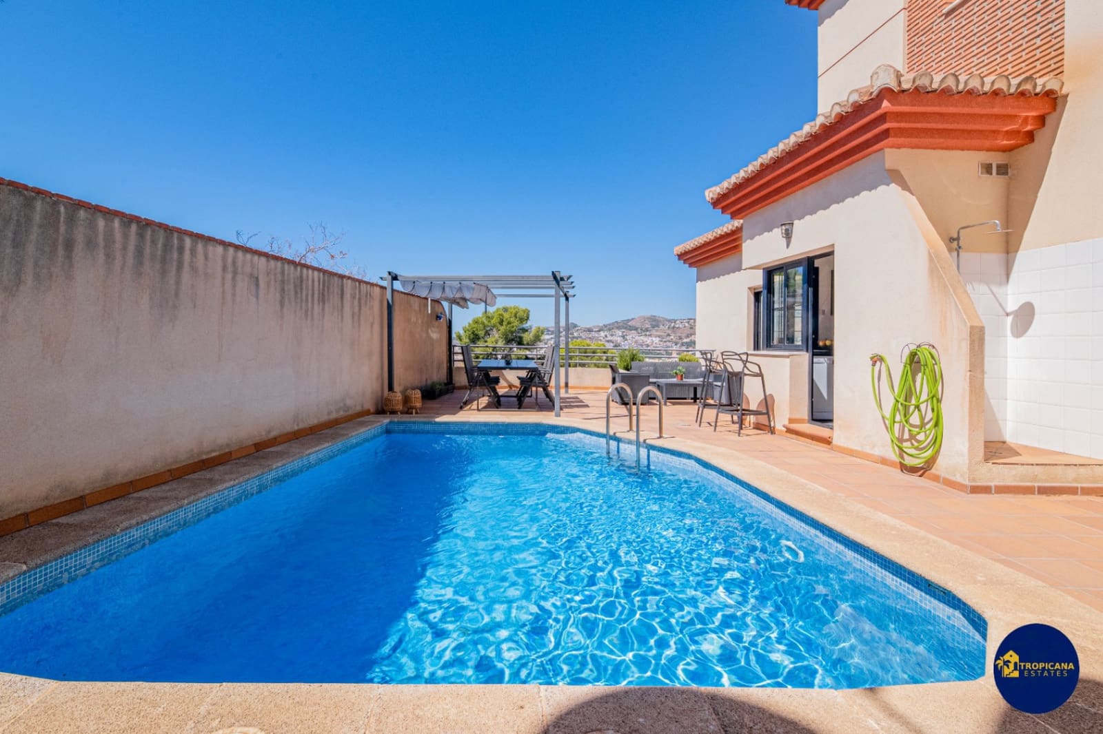 4 bedroom Villa for sale in Almunecar with pool garage - € 720,000 (Ref: 9273045)
