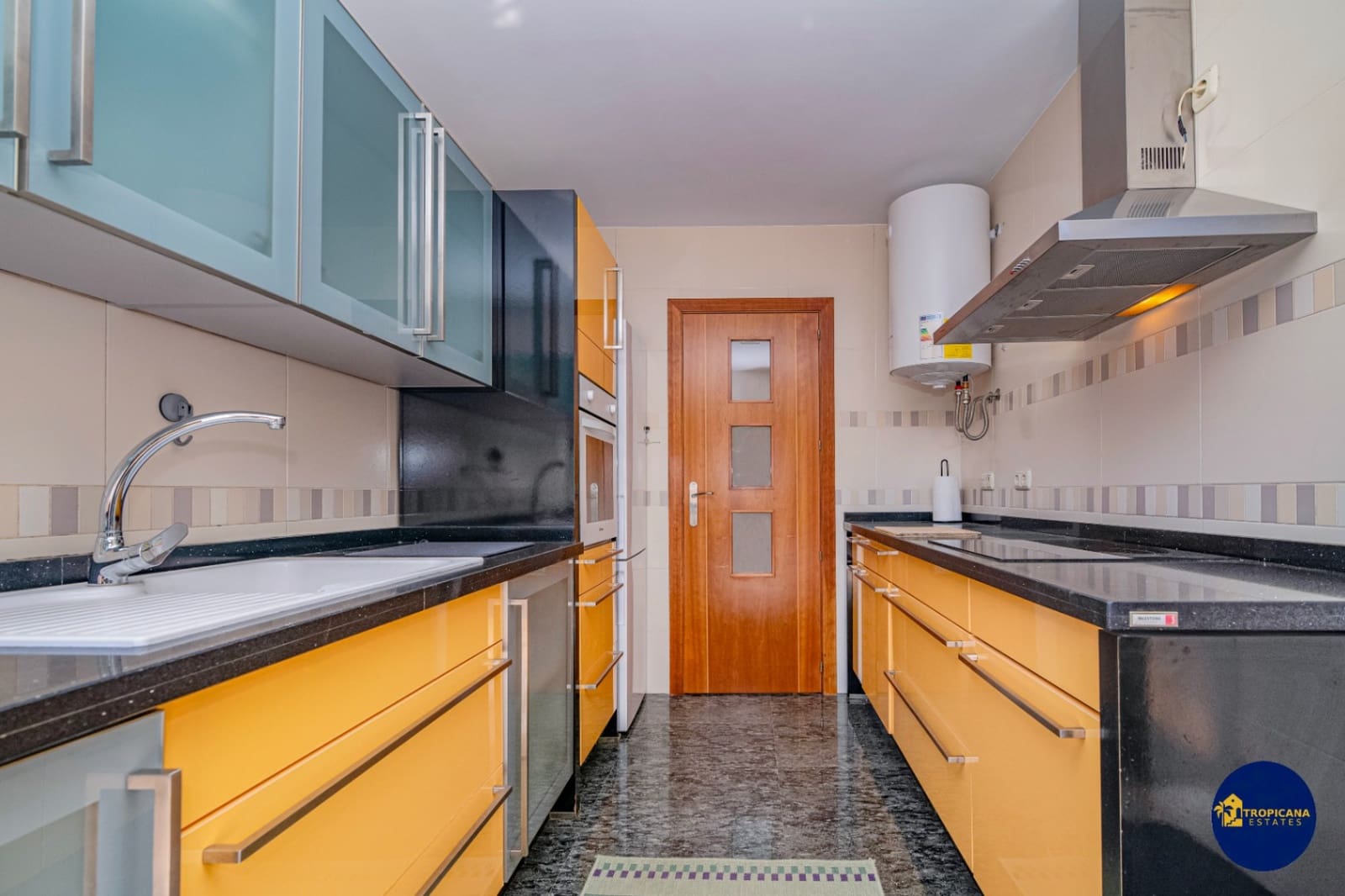 4 bedroom Villa for sale in Almunecar with pool garage - € 720,000 (Ref: 9273045)